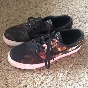 NIKE Stefan Janoski Zoom x Floral Shoes-Size 9